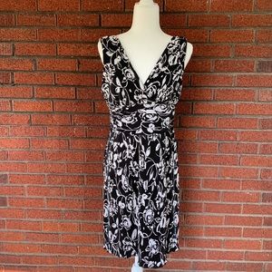 Black and White Connected Petite Sleeveless Dress